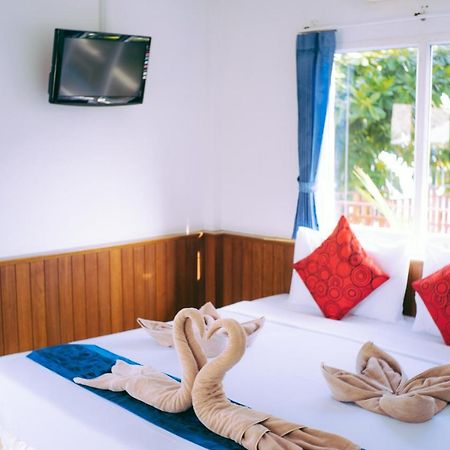 Amity Beach Resort Maret Bagian luar foto