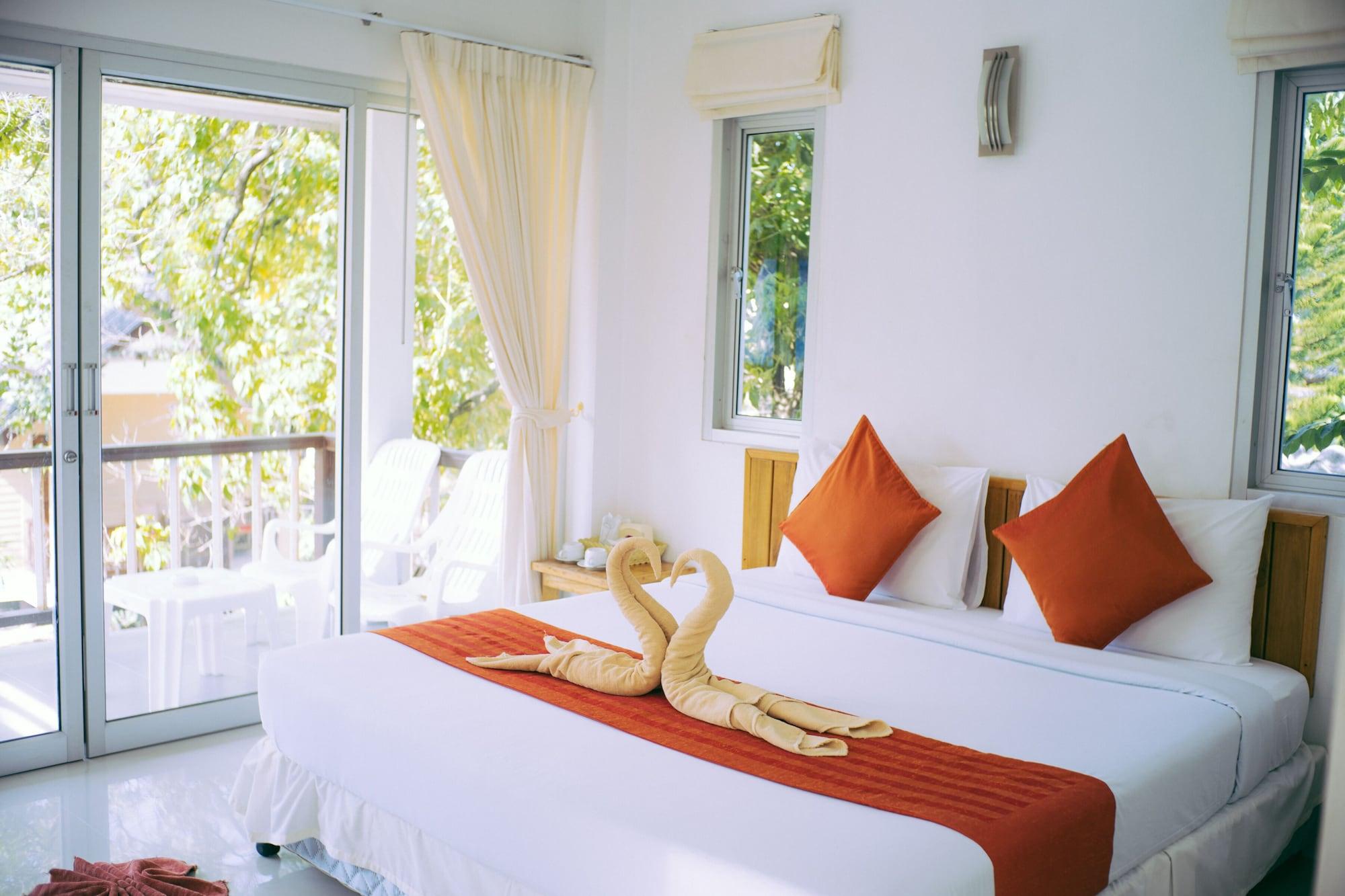 Amity Beach Resort Maret Bagian luar foto