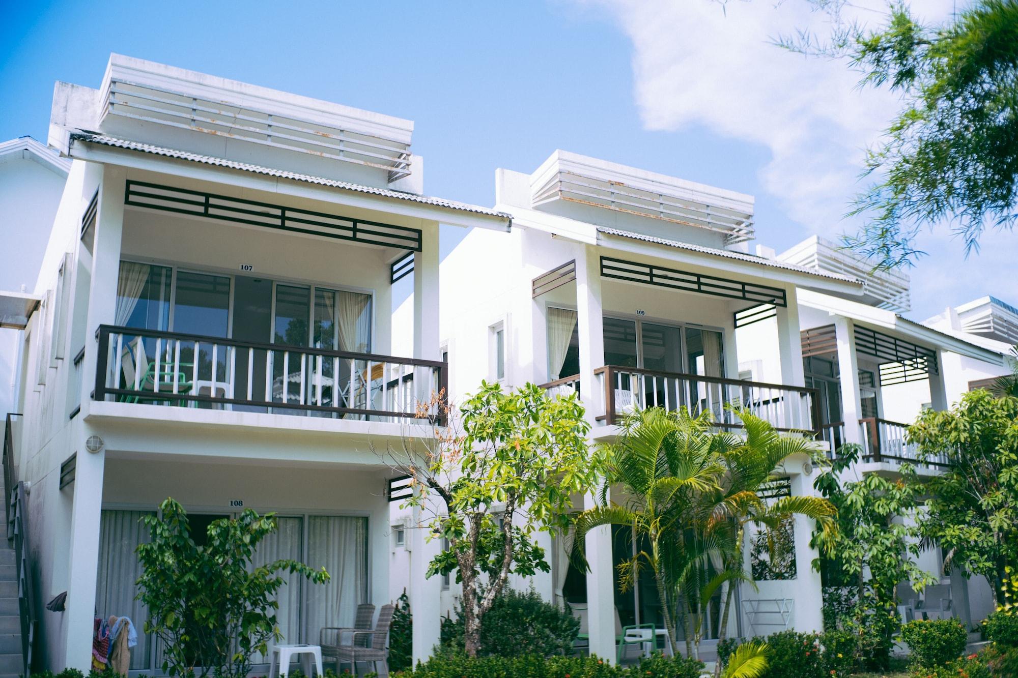 Amity Beach Resort Maret Bagian luar foto
