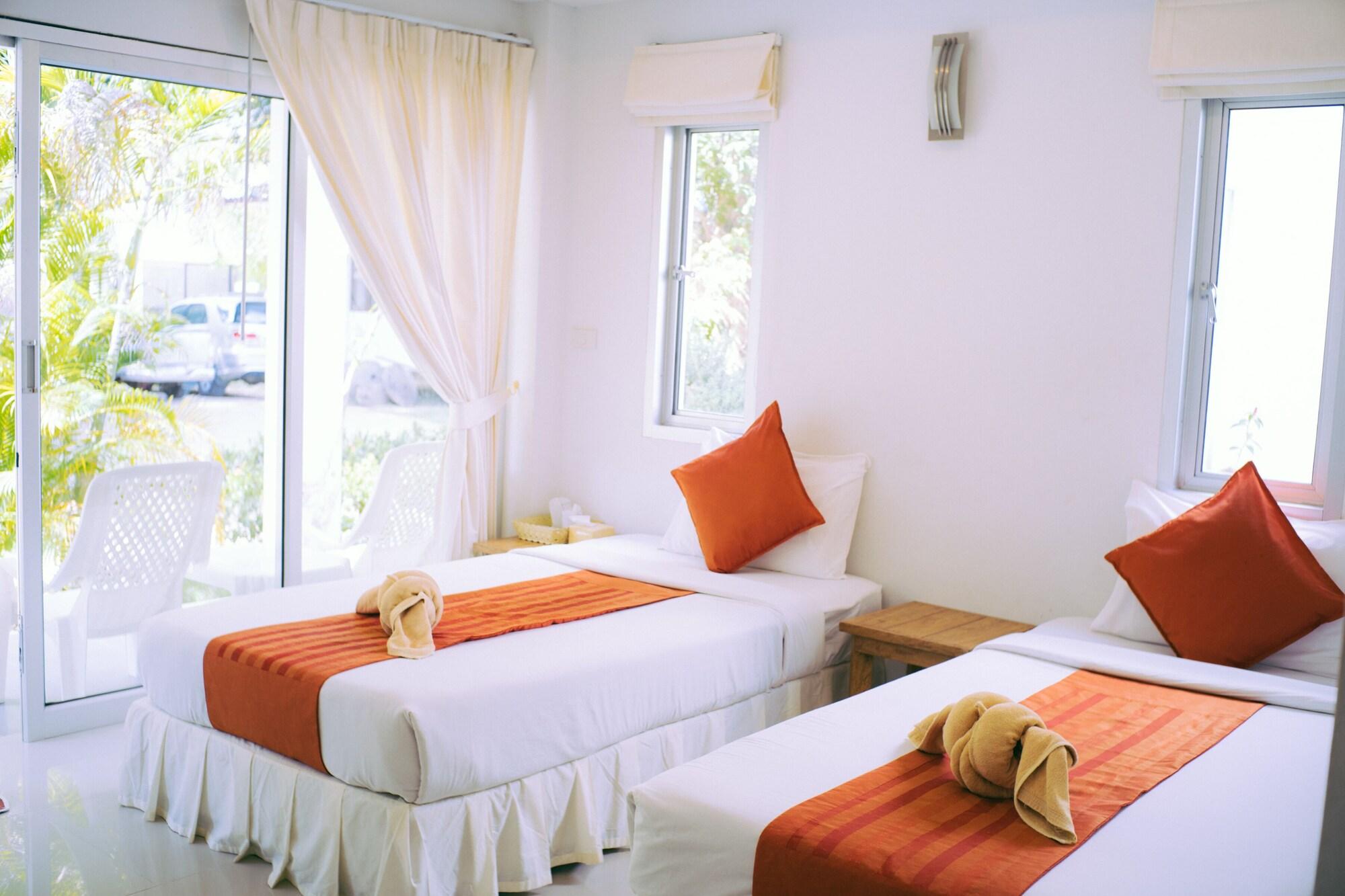 Amity Beach Resort Maret Bagian luar foto