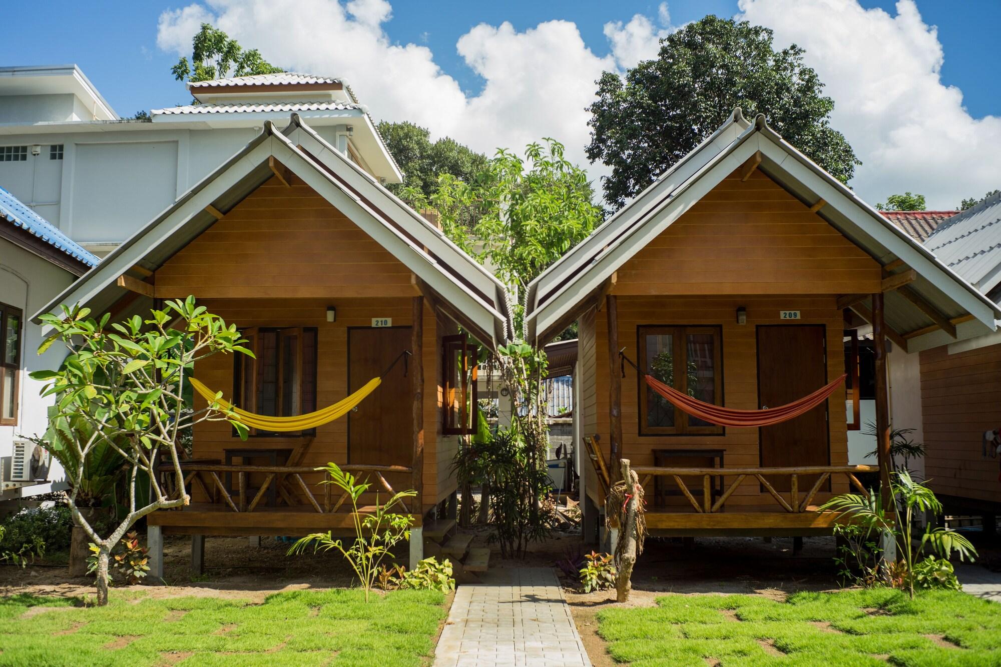 Amity Beach Resort Maret Bagian luar foto