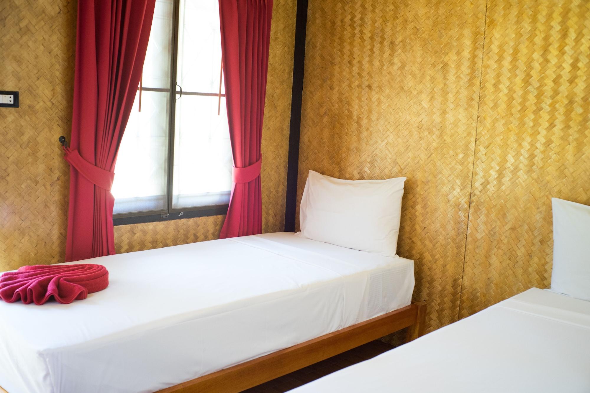 Amity Beach Resort Maret Bagian luar foto