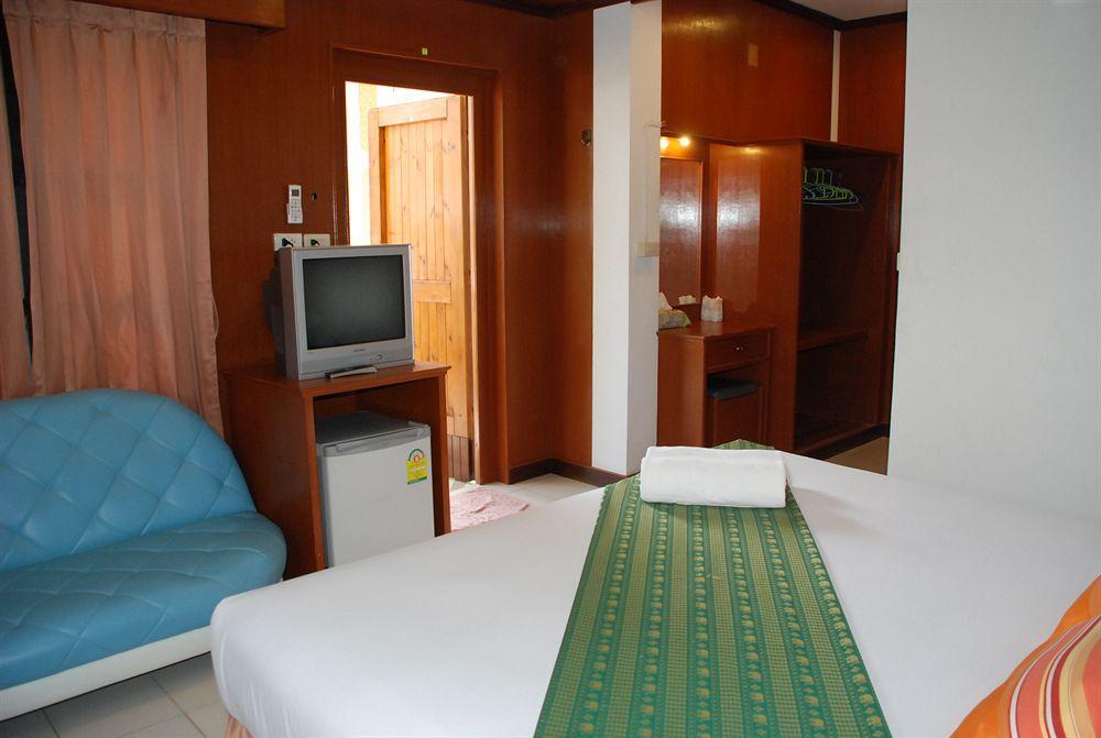 Amity Beach Resort Maret Bagian luar foto