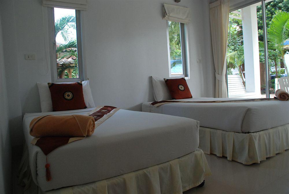 Amity Beach Resort Maret Bagian luar foto
