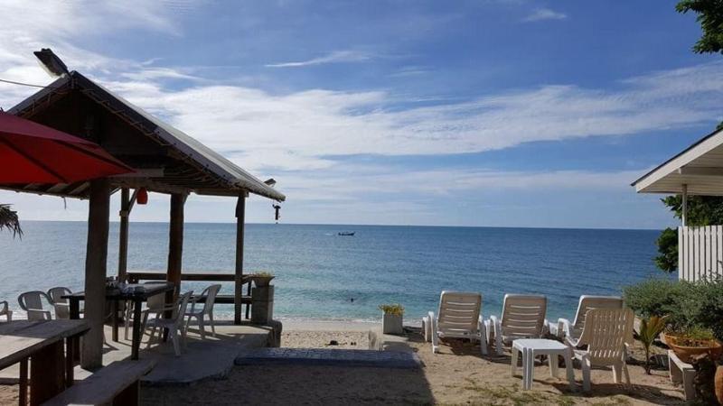 Amity Beach Resort Maret Bagian luar foto