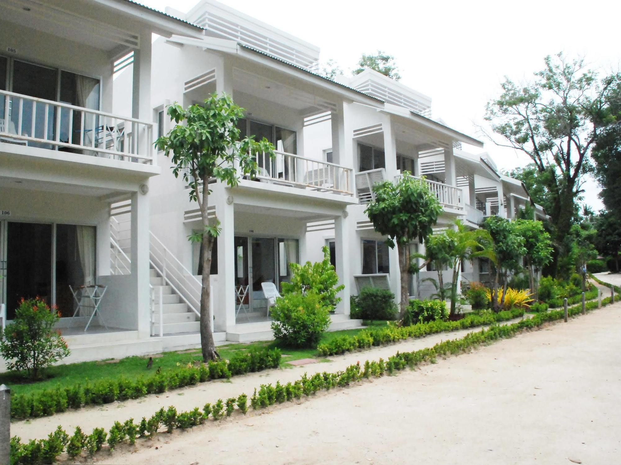 Amity Beach Resort Maret Bagian luar foto