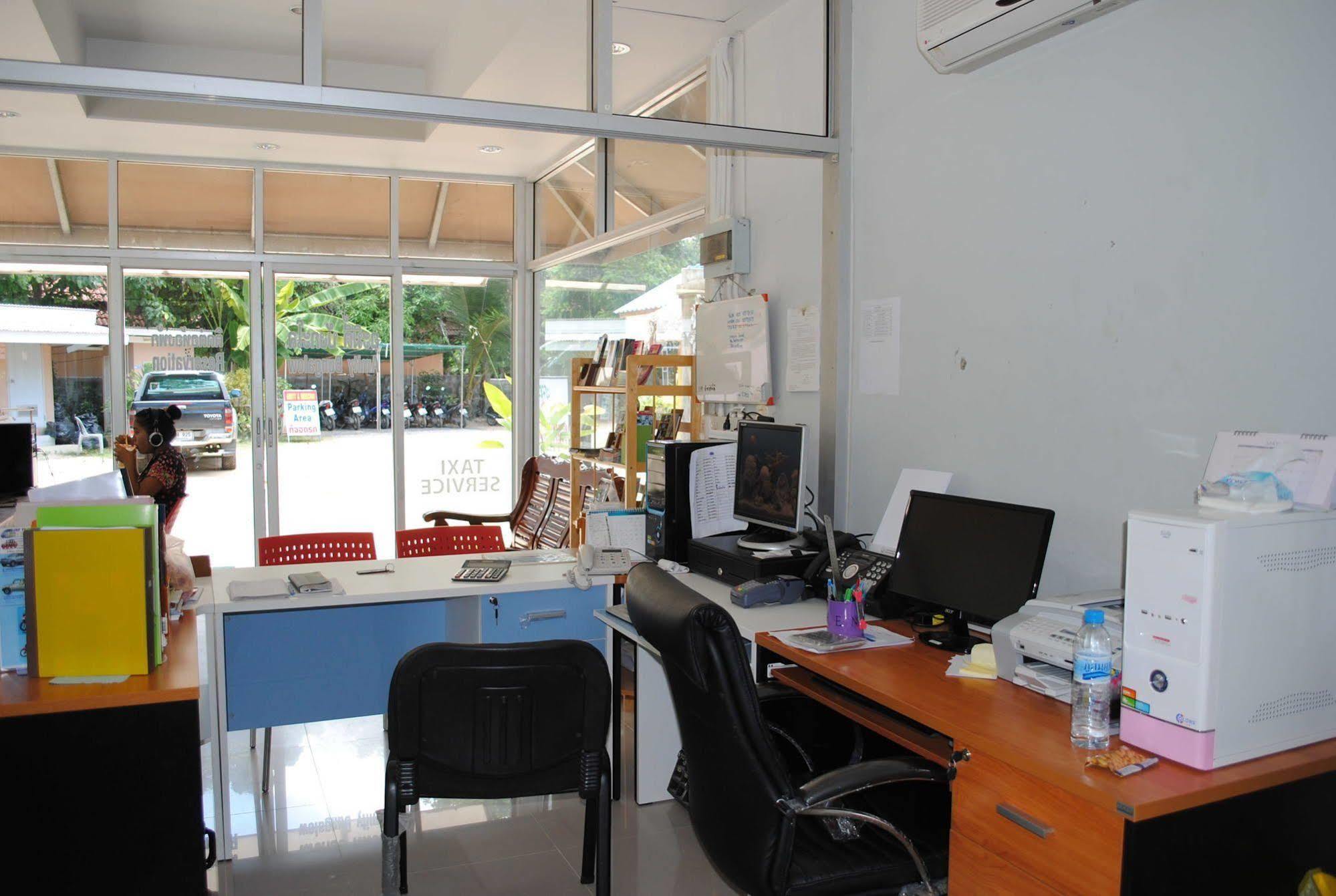 Amity Beach Resort Maret Bagian luar foto