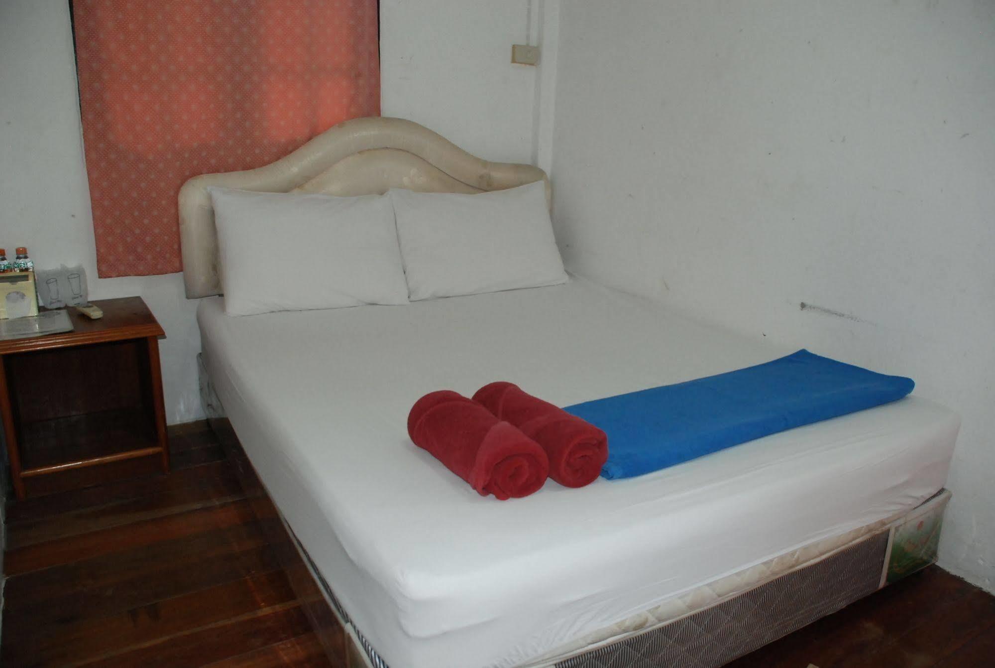 Amity Beach Resort Maret Bagian luar foto