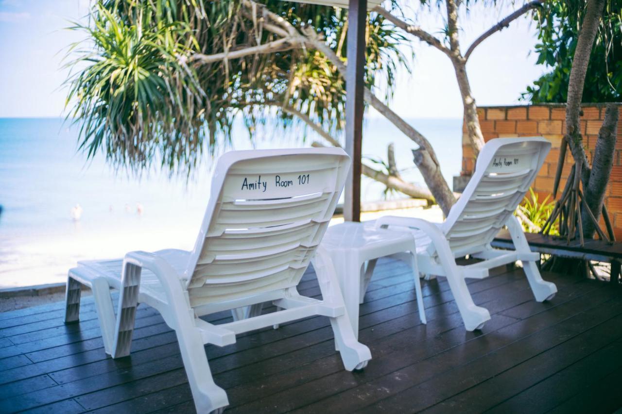 Amity Beach Resort Maret Bagian luar foto